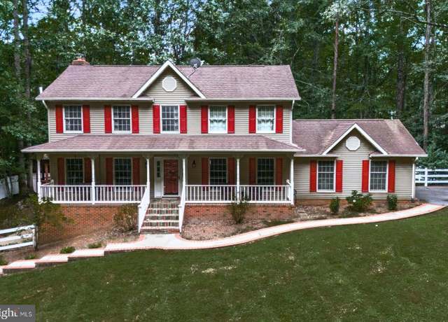 Property at 8012 Pembroke Cir, Spotsylvania, VA 22551, 4 beds, 2.5 baths