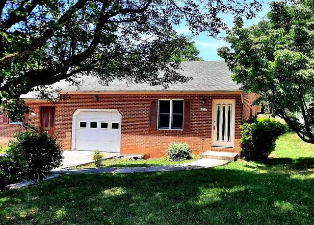 Property at 611 Mount View St, Front Royal, VA 22630, 2 beds, 3 baths