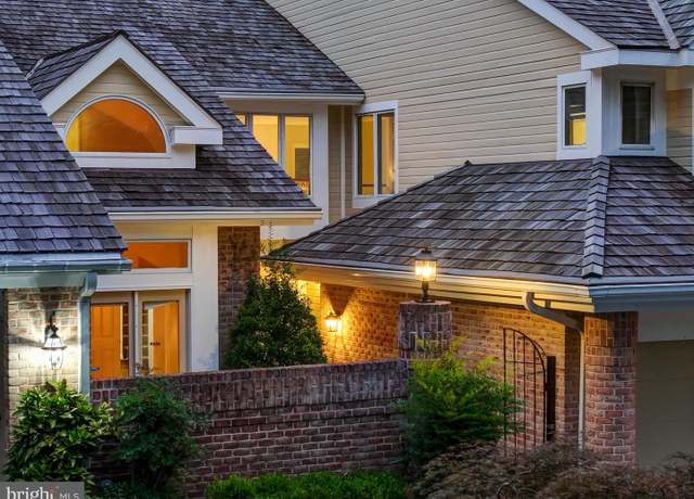 Property at 10 Old Boxwood Ln, Lutherville Timonium, MD 21093, 3 beds, 2.5 baths