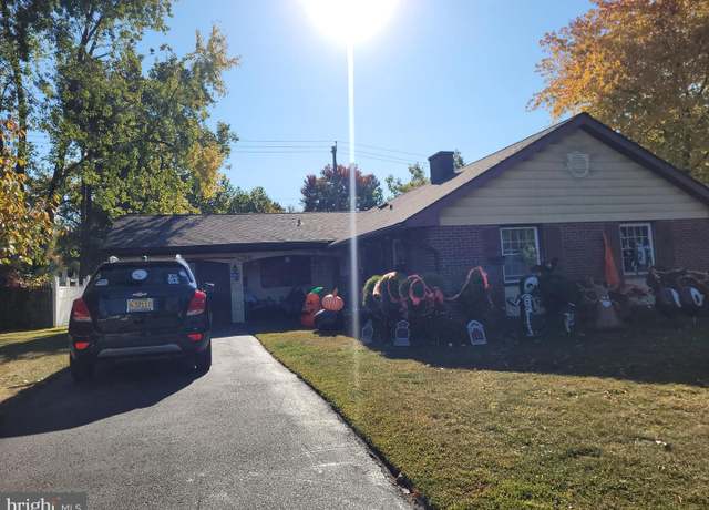 Property at 230 Pageant Ln, Willingboro, NJ 08046, 3 beds, 2 baths