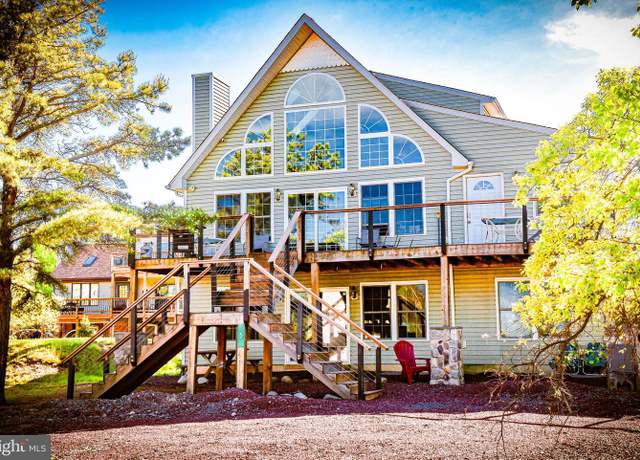 Property at 5 Hopkins Mew, Albrightsville, PA 18210, 9 beds, 4 baths