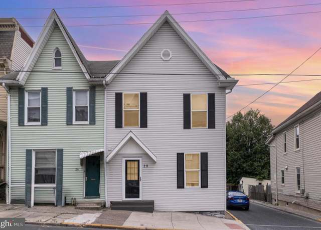 Property at 28 N 4th St, Steelton, PA 17113, 6 beds, 5 baths