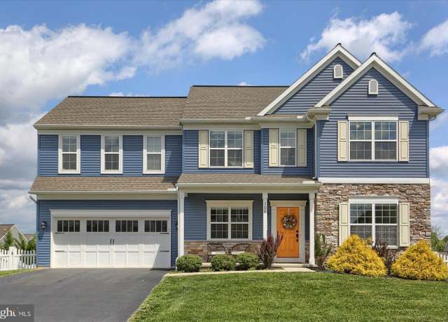 Property at 108 Vista Dr, Hummelstown, PA 17036, 4 beds, 2.5 baths