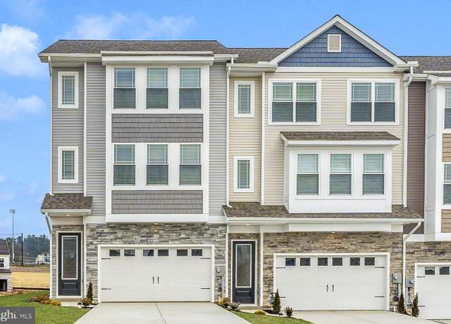 Property at 518 Bartholomew Dr, Waynesboro, PA 17268, 3 beds, 2.5 baths