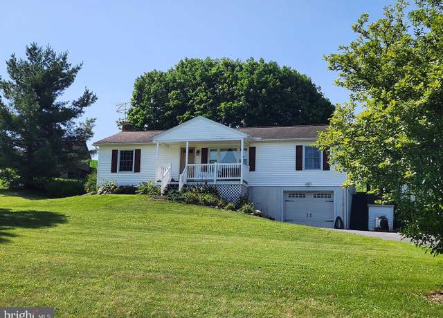 Property at 318 Long Ln, Lititz, PA 17543, 4 beds, 2 baths