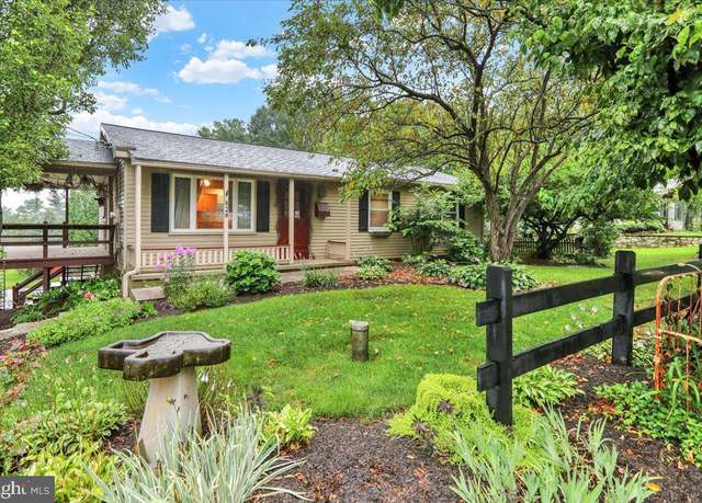 Property at 828 Pine Hill Rd, Lititz, PA 17543, 3 beds, 1 bath