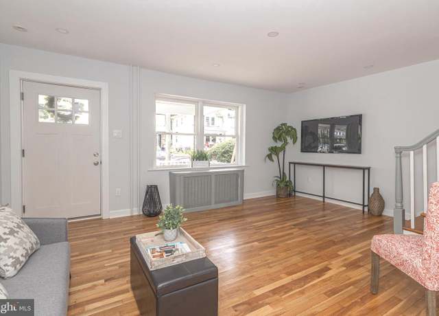 Property at 521 Homewood Ave, Narberth, PA 19072, 3 beds, 1 bath