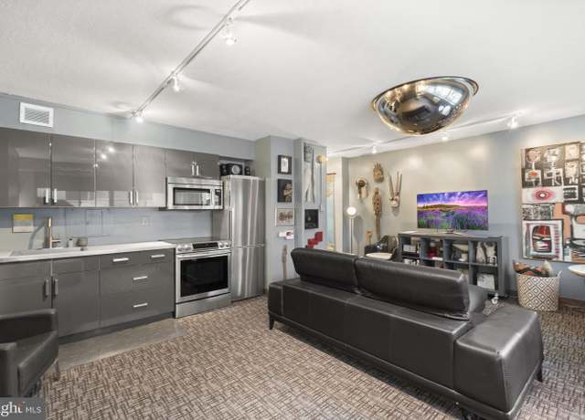 Property at 1900 John F Kennedy Blvd #523, Philadelphia, PA 19103, 1 bath