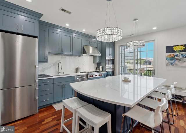 Property at 406 Regatta Dr, Philadelphia, PA 19146, 3 beds, 2.5 baths