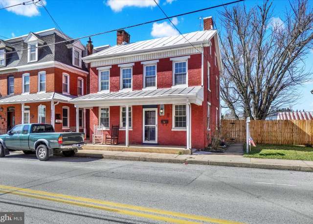 Property at 33 W Canal St, Dover, PA 17315, 3 beds, 1.5 baths