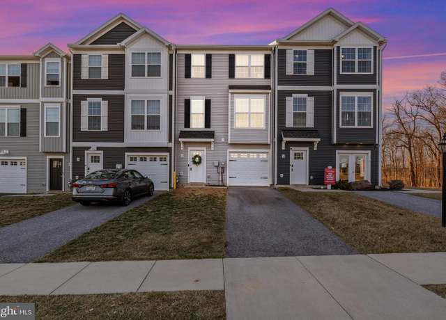 Property at 6 Hudson Blvd, Red Lion, PA 17356, 3 beds, 2.5 baths