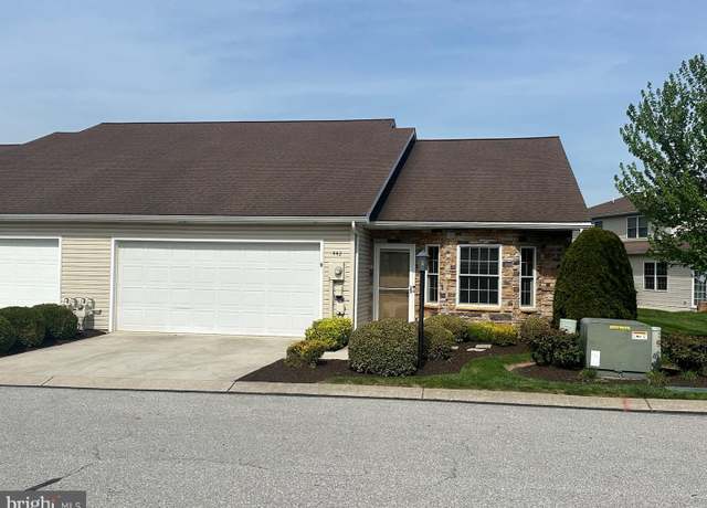 Property at 442 Parkview Ln, Hanover, PA 17331, 2 beds, 2.5 baths