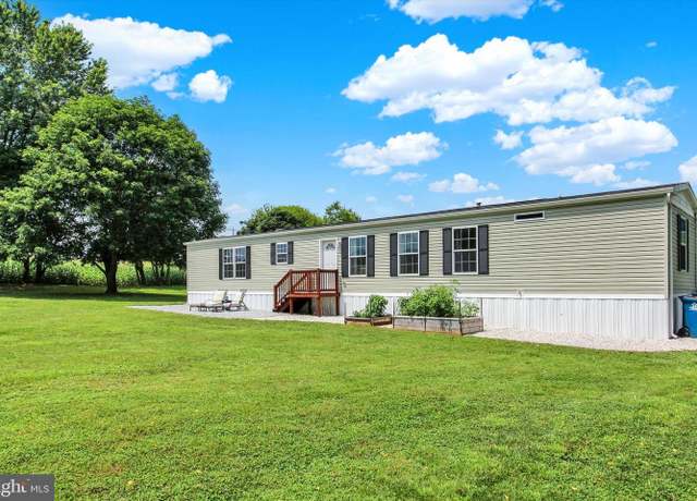 Property at 3898 Green Valley Rd, Seven Valleys, PA 17360, 3 beds, 2 baths