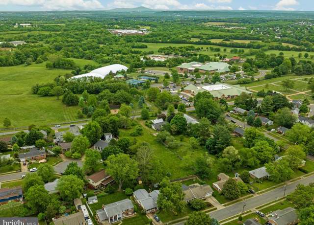 Property at 403 Old Waterford Rd NW, Leesburg, VA 20176