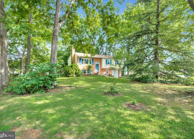 Property at 201 Morven Park Rd NW, Leesburg, VA 20176, 3 beds, 3 baths