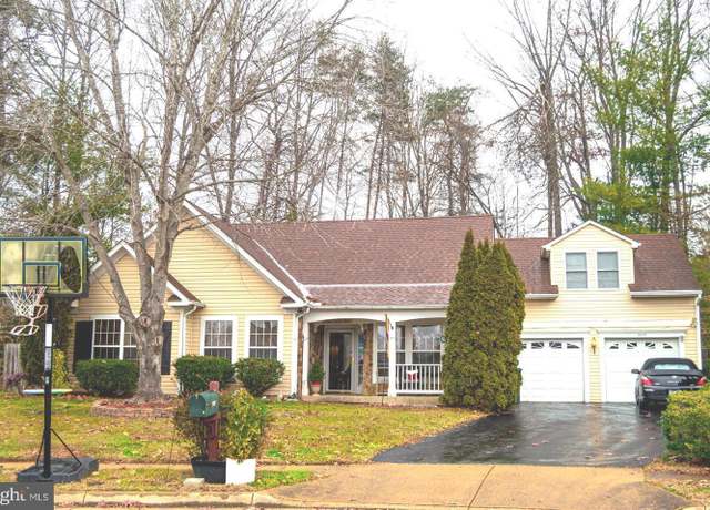 Property at 9319 Paul Dr, Manassas Park, VA 20111, 4 beds, 3 baths