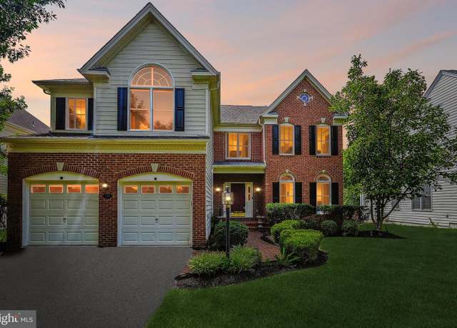 Property at 5518 Hillsman Farm Ln, Haymarket, VA 20169, 4 beds, 4.5 baths