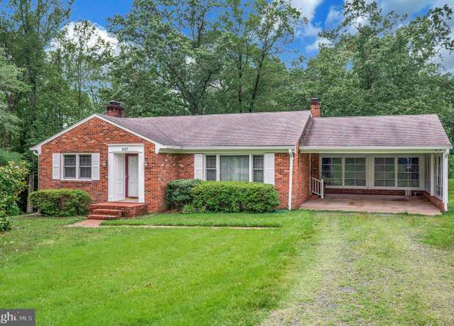 Property at 857 Mountain View Rd, Fredericksburg, VA 22406, 3 beds, 1 bath