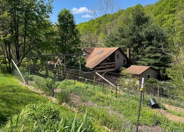 Property at 428 Moody Run Rd, Fairmont, WV 26554, 4 beds, 3 baths