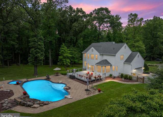 Property at 931 Heatherfield Ln, Millersville, MD 21108, 4 beds, 3.5 baths