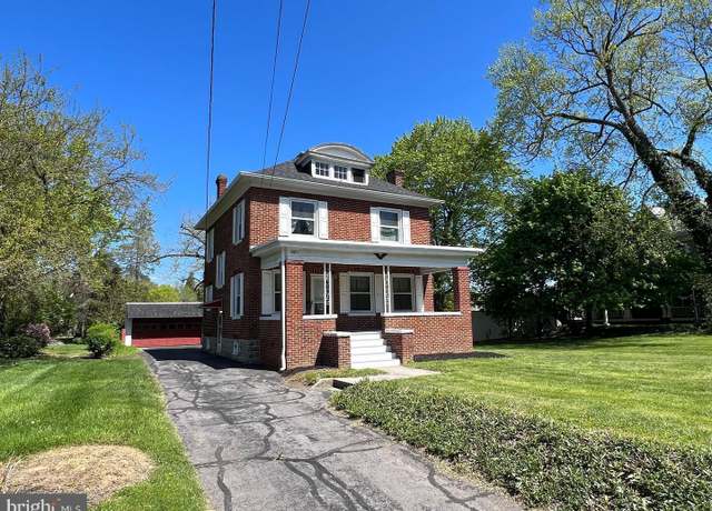 Property at 1305 Virginia Ave, Hagerstown, MD 21740, 4 beds, 1.5 baths