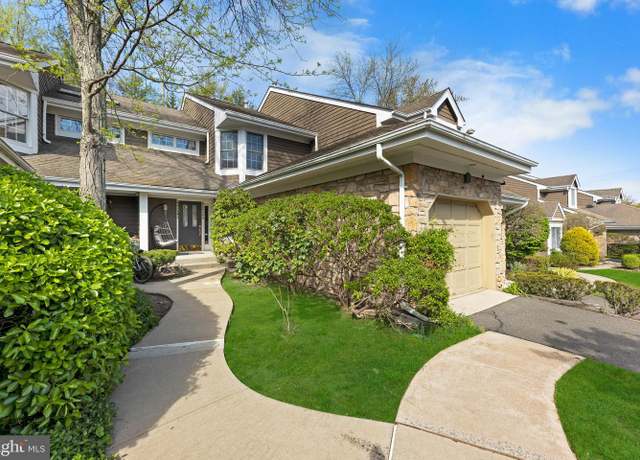 Property at 21 Briarwood Ct, Princeton, NJ 08540, 3 beds, 2.5 baths