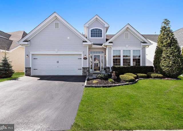 Property at 48 Twilight Dr, Barnegat, NJ 08005, 2 beds, 2 baths