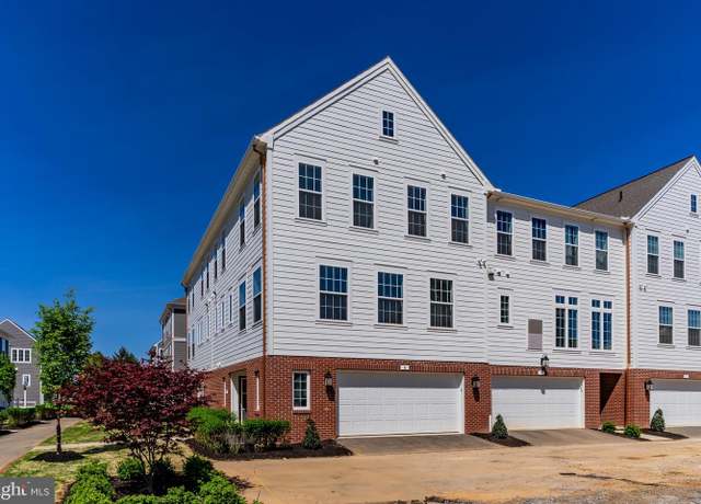 Property at 5 Graze Way, Carlisle, PA 17015, 3 beds, 2.5 baths