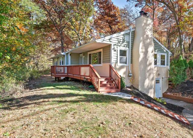 Property at 33 Devon Dr, Newtown Square, PA 19073, 3 beds, 3 baths