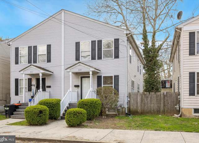 Property at 924 Madison St, Chester, PA 19013, 3 beds, 1.5 baths