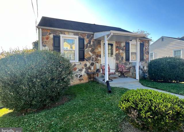 Property at 1804 N Culpeper St, Arlington, VA 22207, 2 beds, 1 bath