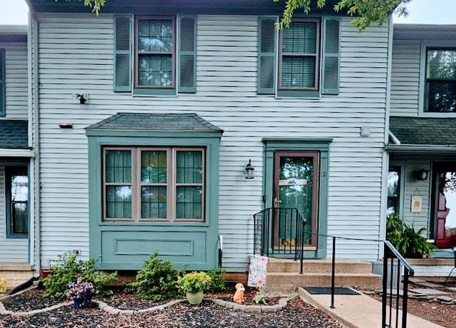 Property at 18 Hopton Ct, Sterling, VA 20165, 4 beds, 2.5 baths