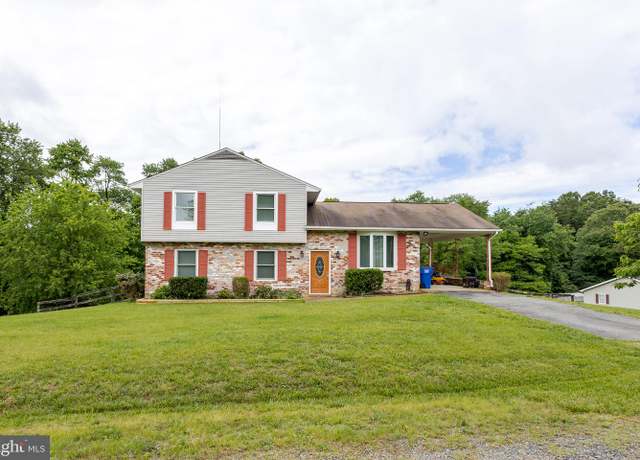Property at 7 Patton Ln, Fredericksburg, VA 22406, 4 beds, 3 baths