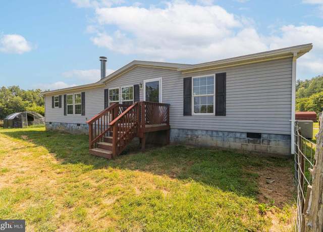 Property at 2 Paddock Ln, Fredericksburg, VA 22406, 3 beds, 2 baths