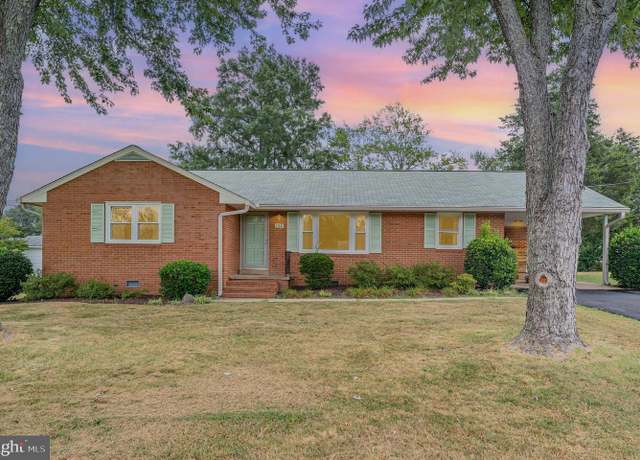 Property at 720 Spring Valley Dr, Fredericksburg, VA 22405, 3 beds, 1.5 baths