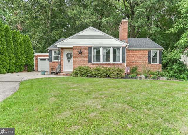 Property at 1401 Lakewood Dr, Wilmington, DE 19803, 3 beds, 1.5 baths