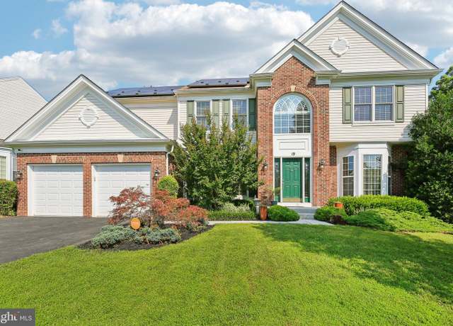 Property at 19 Donovan Ct, Brunswick, MD 21758, 5 beds, 4.5 baths