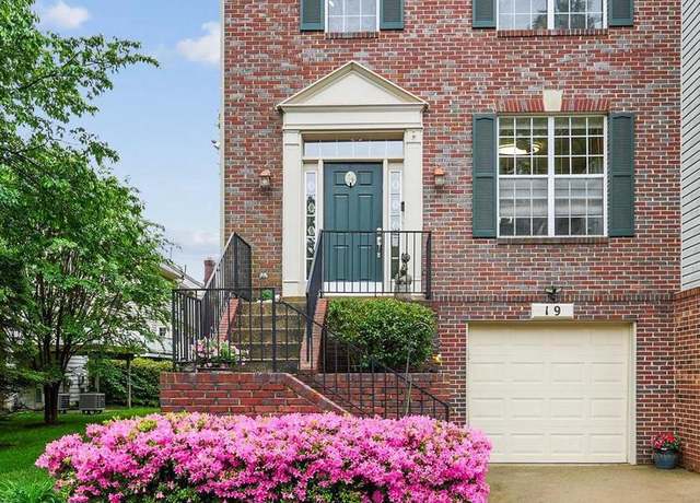 Property at 19 Vanderbilt Ct, Rockville, MD 20850, 3 beds, 3.5 baths