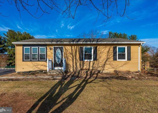 Property at 127 Sunset Ave, Williamsport, MD 21795, 4 beds, 2 baths