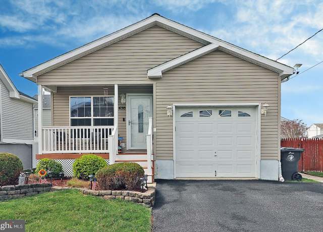Property at 630 Goose Pl, Toms River, NJ 08753, 3 beds, 1 bath