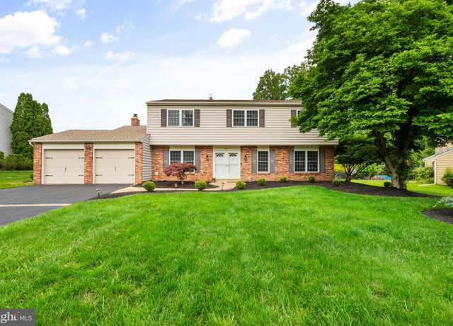Property at 81 Kingsclere Dr, Southampton, PA 18966, 5 beds, 2.5 baths