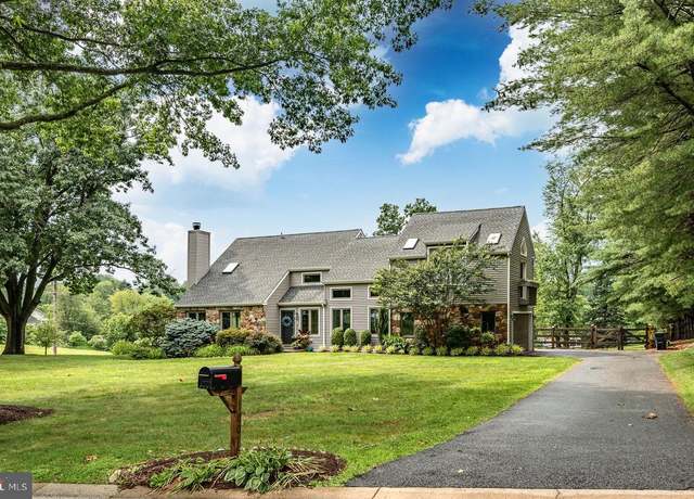 Property at 1001 Plumly Rd, West Chester, PA 19382, 4 beds, 2.5 baths