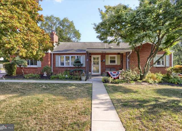 Property at 5109 Ridgeview Dr, Harrisburg, PA 17112, 5 beds, 2.5 baths