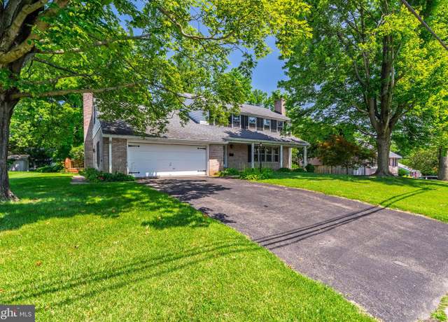 Property at 129 E Charlotte St, Millersville, PA 17551, 5 beds, 2.5 baths