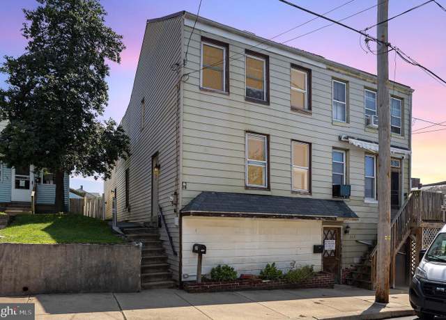 Property at 267 S 4th St, Columbia, PA 17512, 3 beds, 1.5 baths