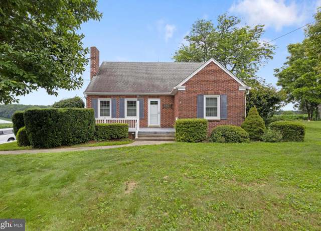 Property at 432 N Market St, Fawn Grove, PA 17321, 4 beds, 1.5 baths