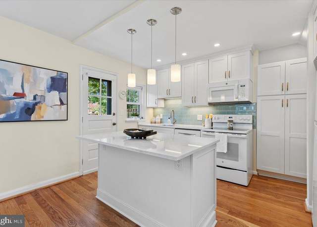 Property at 4519 34th St S, Arlington, VA 22206, 2 beds, 3 baths