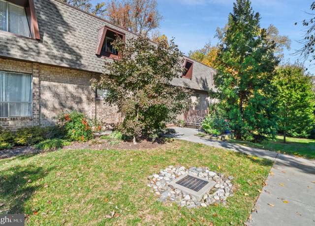 Property at 11616 Vantage Hill Rd Unit 2C, Reston, VA 20190, 3 beds, 2 baths