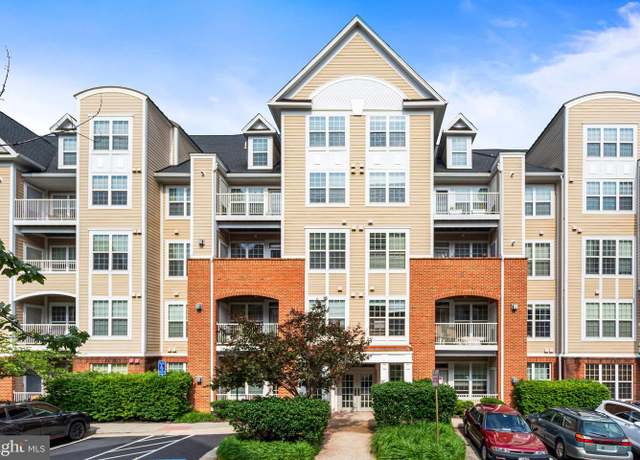Property at 2711 Bellforest Ct #405, Vienna, VA 22180, 3 beds, 2.5 baths