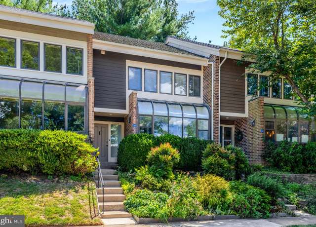 Property at 11009 Thrush Ridge Rd, Reston, VA 20191, 3 beds, 2.5 baths
